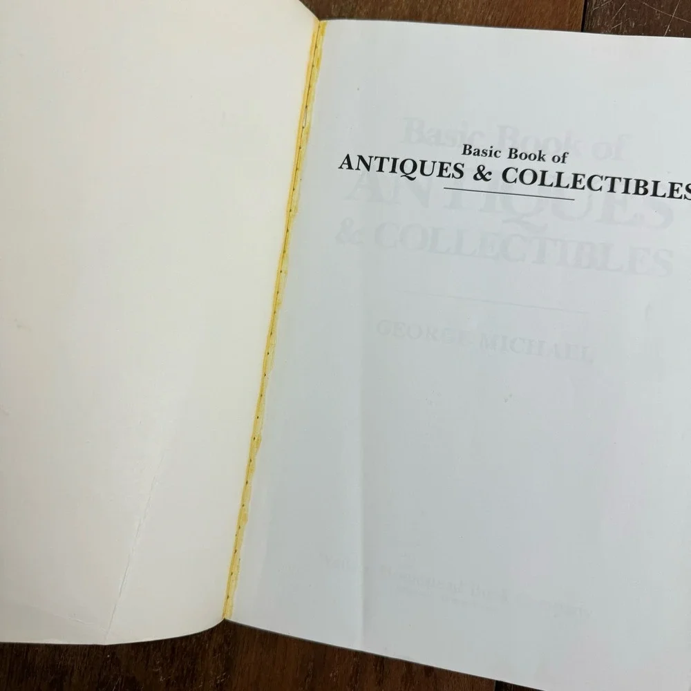 Basic Book‎ of Antiques & Collectibles George Michael 1992 Paper back Book